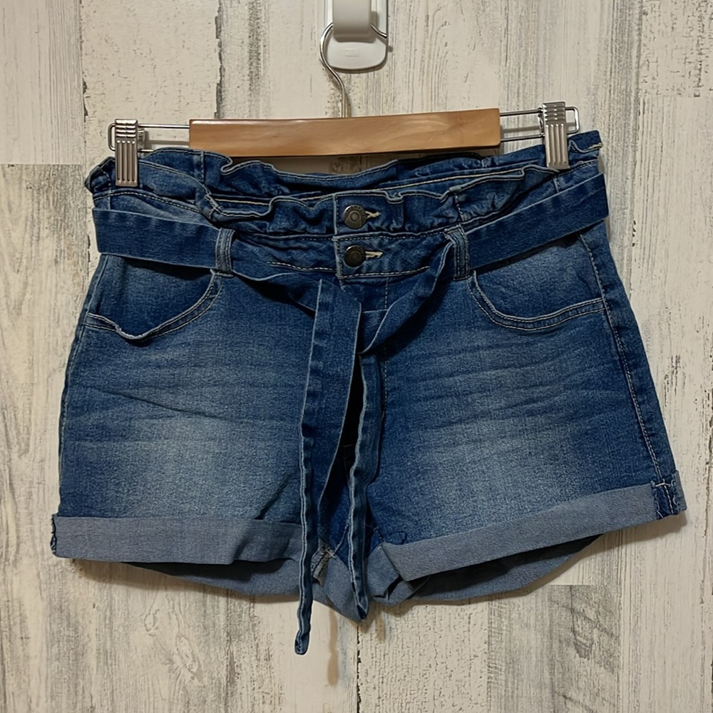 Z4 Medium wash high waited paper bag tie waist pockets casual shorts size 7